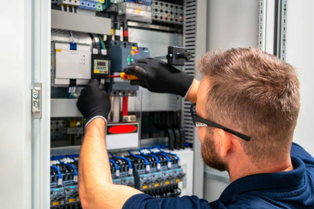 Best Affordable Emergency Electrician  in Sumner, IA